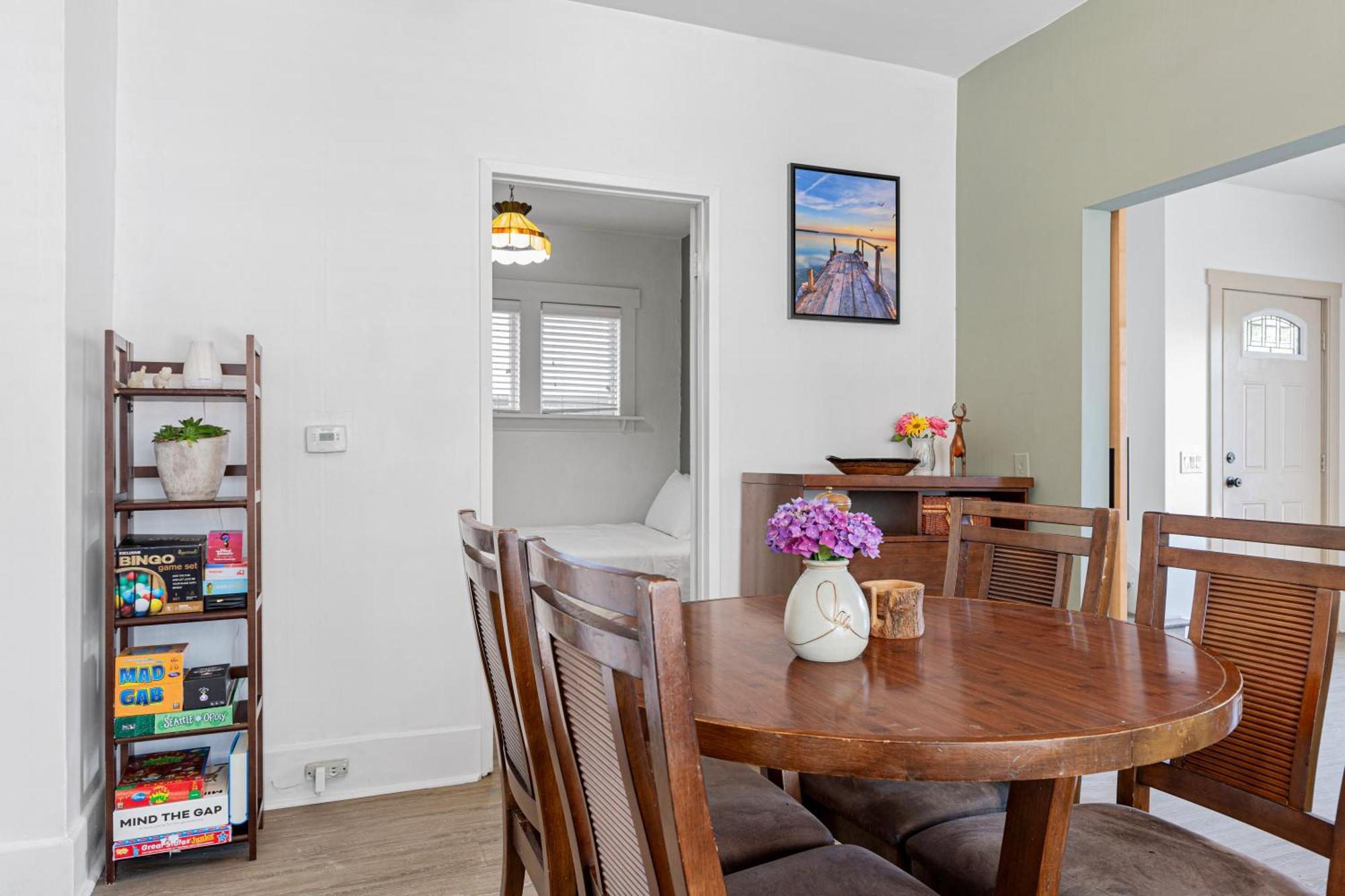 Vintage 3 Bedroom Home In Prime Eastlake Seattle With Private Parking Exterior foto
